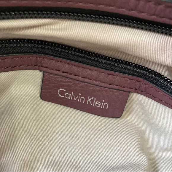 Calvin Klein burgundy bag - Picture 7 of 11